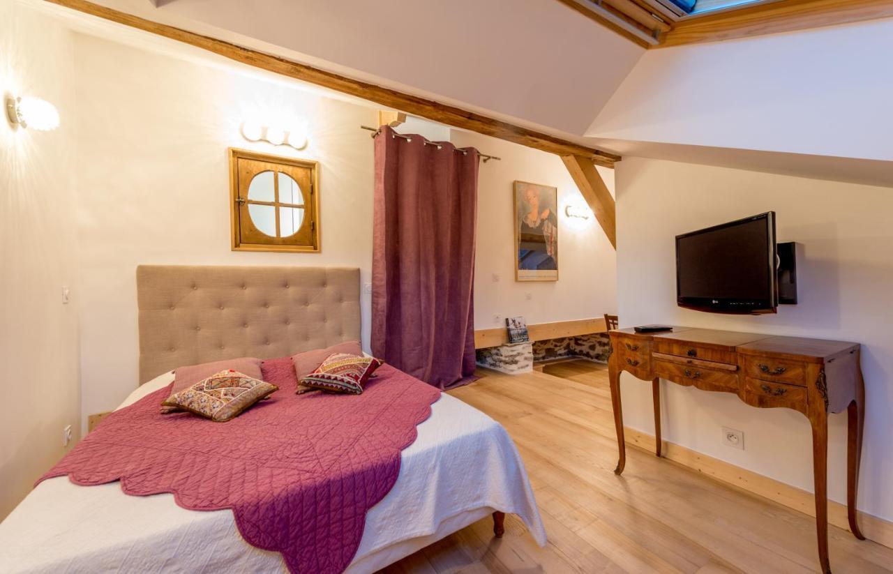Au Cheval Blanc - Appartements Et Chambres D'Hotes Albertville Exterior photo
