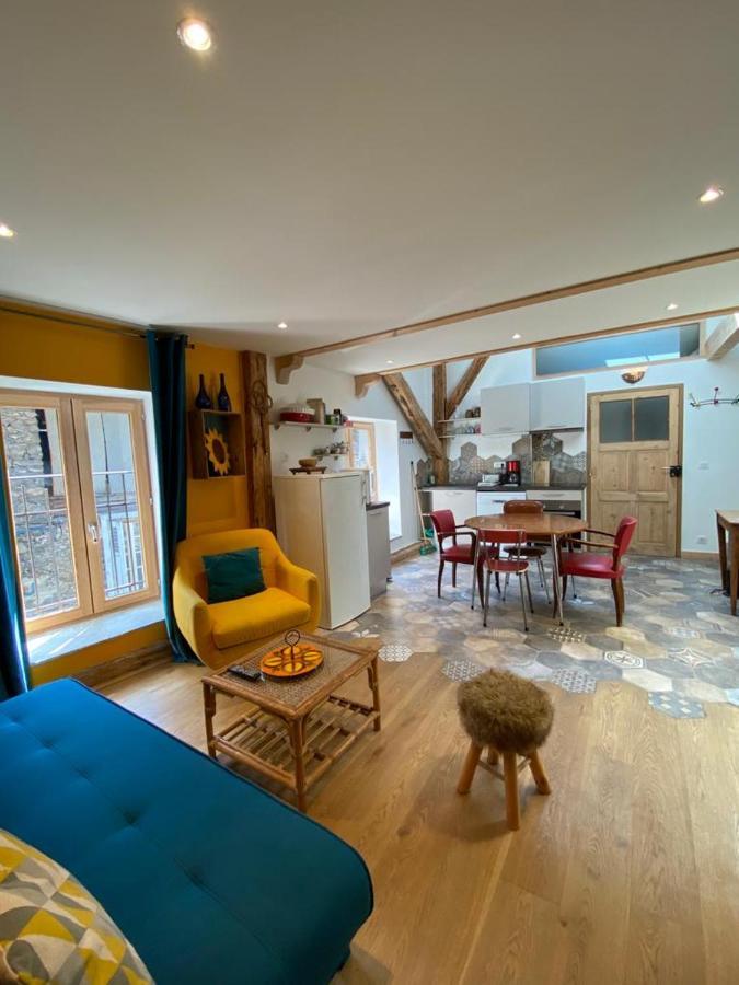 Au Cheval Blanc - Appartements Et Chambres D'Hotes Albertville Exterior photo